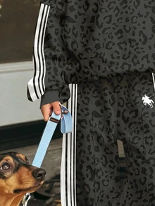 Grunge 風格炭灰色豹紋與 College NYC 復古深色動物印花，年輕女孩休閒寬鬆落肩長袖衛衣與百褶寬腿運動褲套裝，附保暖內裡，秋冬防寒，Y2K 風格，酷女孩，校園，返校，旅行穿搭，外出，城市街頭風 - 彩色 - 查看 7