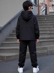 SHEIN 2件組兒童青少年男孩休閒運動拼色連帽外套與黑色長褲套裝，適合秋冬、家庭聚會、開學季、運動、玩耍、生日派對、拍照、度假、假期 - 黑色 - 查看 5