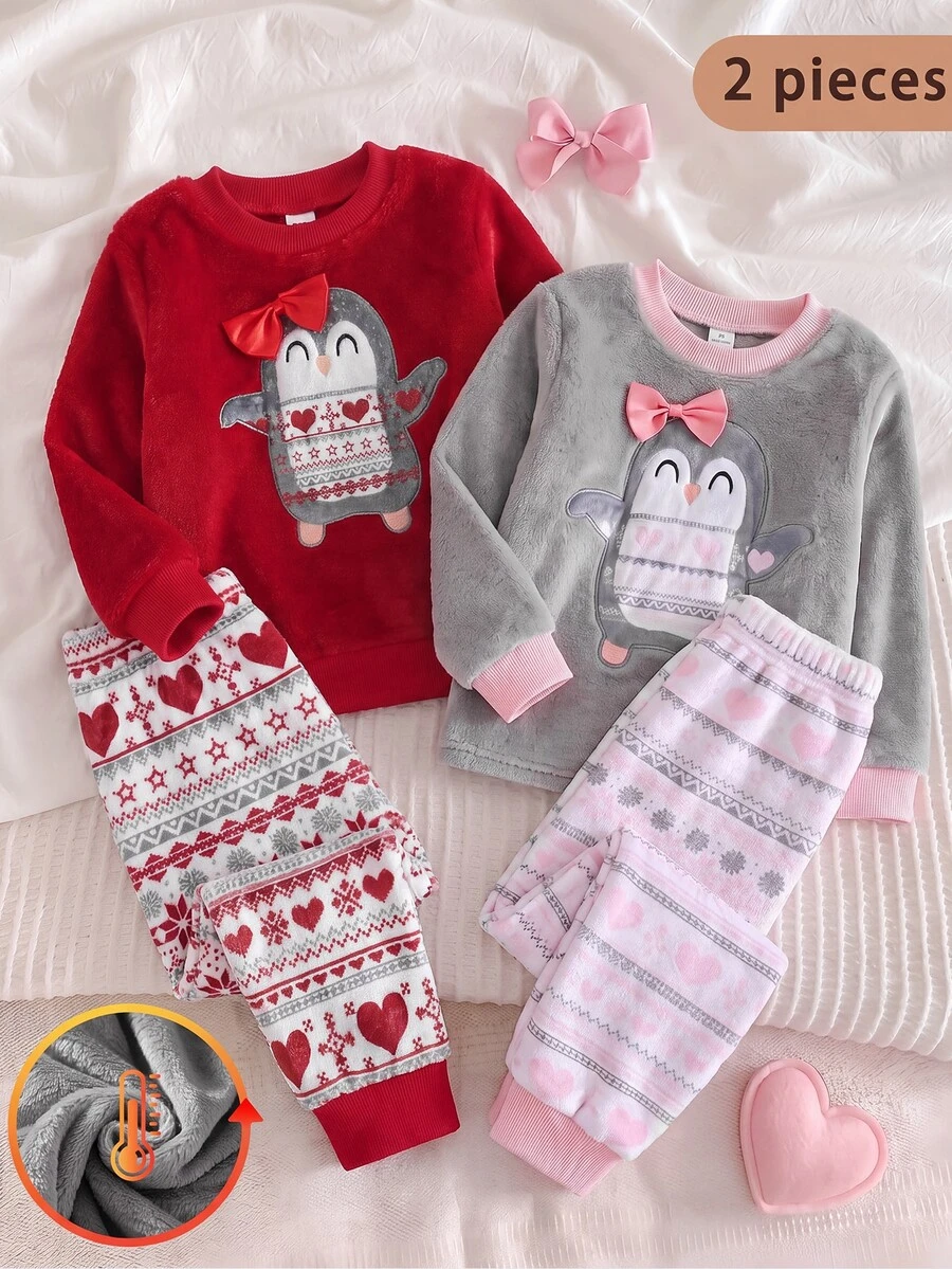 SHEIN Genkimix Kids 女童 2 件組冬季睡衣套裝,紅色企鵝刺繡毛絨上衣與 Fair Isle 針織圖案長褲,珊瑚絨家居服,秋季仙女家庭套裝 - 灰色 - 查看 1