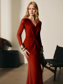 MOTF PREMIUM ELEGANT EXQUISITE RHINESTONE TWISTED V-NECK MID-LENGTH KNIT DRESS - Redwood - View 6