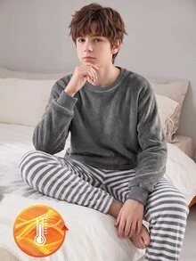 男童圓領簡約灰色長袖寬鬆版型2件套，加厚保暖居家服，雙面法蘭絨親膚細緻羊羔絨舒適休閒家居服，適合秋冬日常居家與休閒穿著 - 灰色 - 查看 7