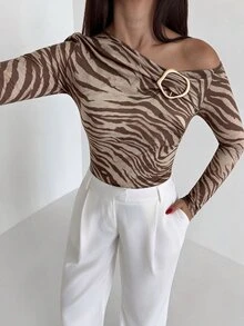 Aloruh 女款優雅棕色斑馬紋不對稱肩金屬裝飾修身T恤，萬聖節動物印花內搭T恤，秋冬款 - 棕色 - 查看 6
