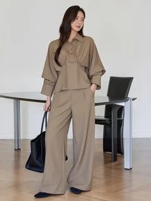 Dazy-Less Bộ 2 món áo sơ mi và quần dài nữ màu trơn thiết kế xếp ly phong cách thường ngày - Cà phê nâu - Xem 3