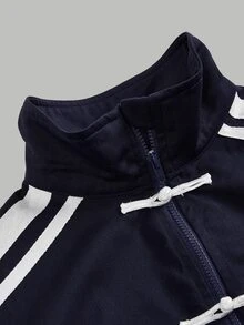 SHEIN 兒童青少年女孩休閒時尚新款秋冬海軍藍與白色條紋拼接青蛙鈕扣長袖拉鍊外套與長褲2件套，返校季，秋冬服飾，開襟外套套裝 - 藍白色 - 查看 4