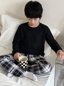SHEIN 青少年男孩純色圓領上衣與格紋長褲居家休閒套裝 - 彩色 - 查看 1
