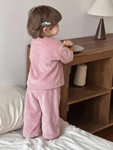 DAZY 2件組女嬰卡通刺繡圓領休閒居家服套裝，秋冬女童幼兒服飾 - 粉色 - 查看 2