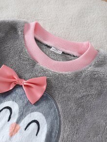 SHEIN Genkimix Kids 女童 2 件組冬季睡衣套裝，紅色企鵝刺繡毛絨上衣與 Fair Isle 針織圖案長褲，珊瑚絨家居服，秋季仙女家庭套裝 - 灰色 - 查看 7