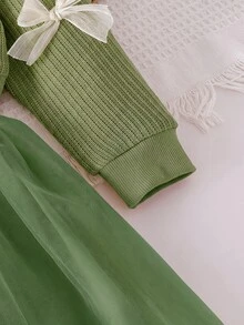 SHEIN Playful Pals 1件女童蝴蝶結裝飾圓領長袖網紗下擺洋裝，清新優雅時尚，可愛甜美，適合秋冬穿著 - 墨綠色 - 查看 5