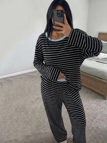 Livesso 秋冬休閒刷毛條紋對比領寬鬆女款睡衣套裝 - 黑色 - 查看 3