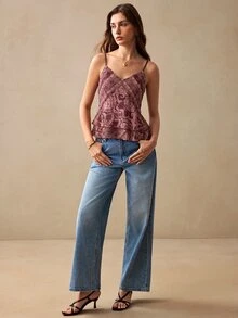 Willow Rêve 女款酒紅金配色波希米亞風印花V領細肩帶上衣，荷葉邊下擺，情人節風格，適合晚餐約會、度假、夏季 - 粉色 - 查看 4