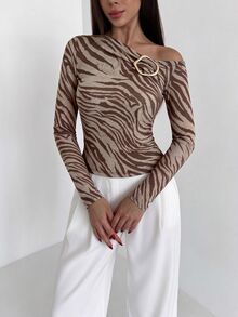 Aloruh 女款優雅棕色斑馬紋不對稱肩金屬裝飾修身T恤，萬聖節動物印花內搭T恤，秋冬款 - 棕色 - 查看 1