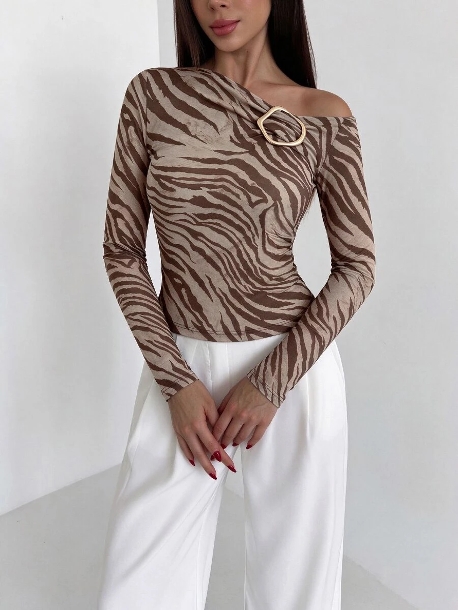 Aloruh 女款優雅棕色斑馬紋不對稱肩金屬裝飾修身T恤,萬聖節動物印花內搭T恤,秋冬款 - 棕色 - 查看 1