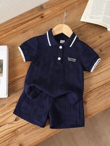 SHEIN 2件組幼兒男童波羅衫短褲套裝，學院風可愛深藍色華夫格紋條紋短袖波羅領，休閒度假夏季運動風精品拼接款 - 寶藍色 - 查看 6