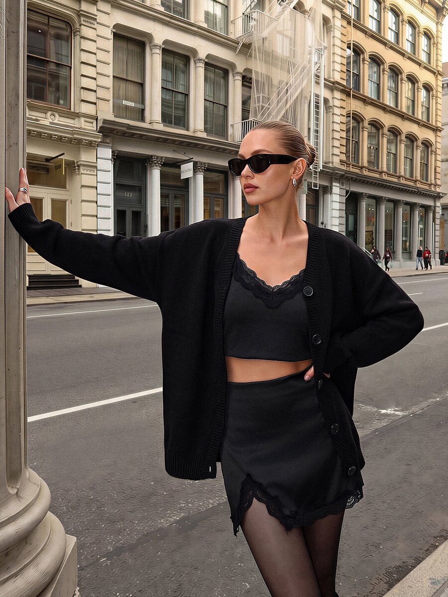 SHEIN Casual kofta för dam i petite storlek, enfärgad svart, med knäppning fram och detaljer, nedsläppt axel - Svart - Visa 1