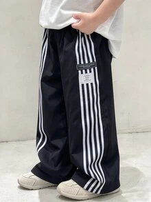小男孩休閒時尚街頭風字母貼布側條紋長褲，適合秋冬穿著 - 黑色 - 查看 4