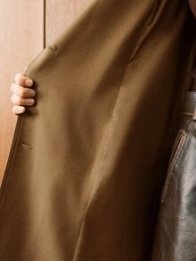 Arave 女款駱駝色秋冬優雅通勤風風衣，斜紋布料缺口領正肩雙排扣腰帶設計長袖大衣 - 卡其色 - 查看 8