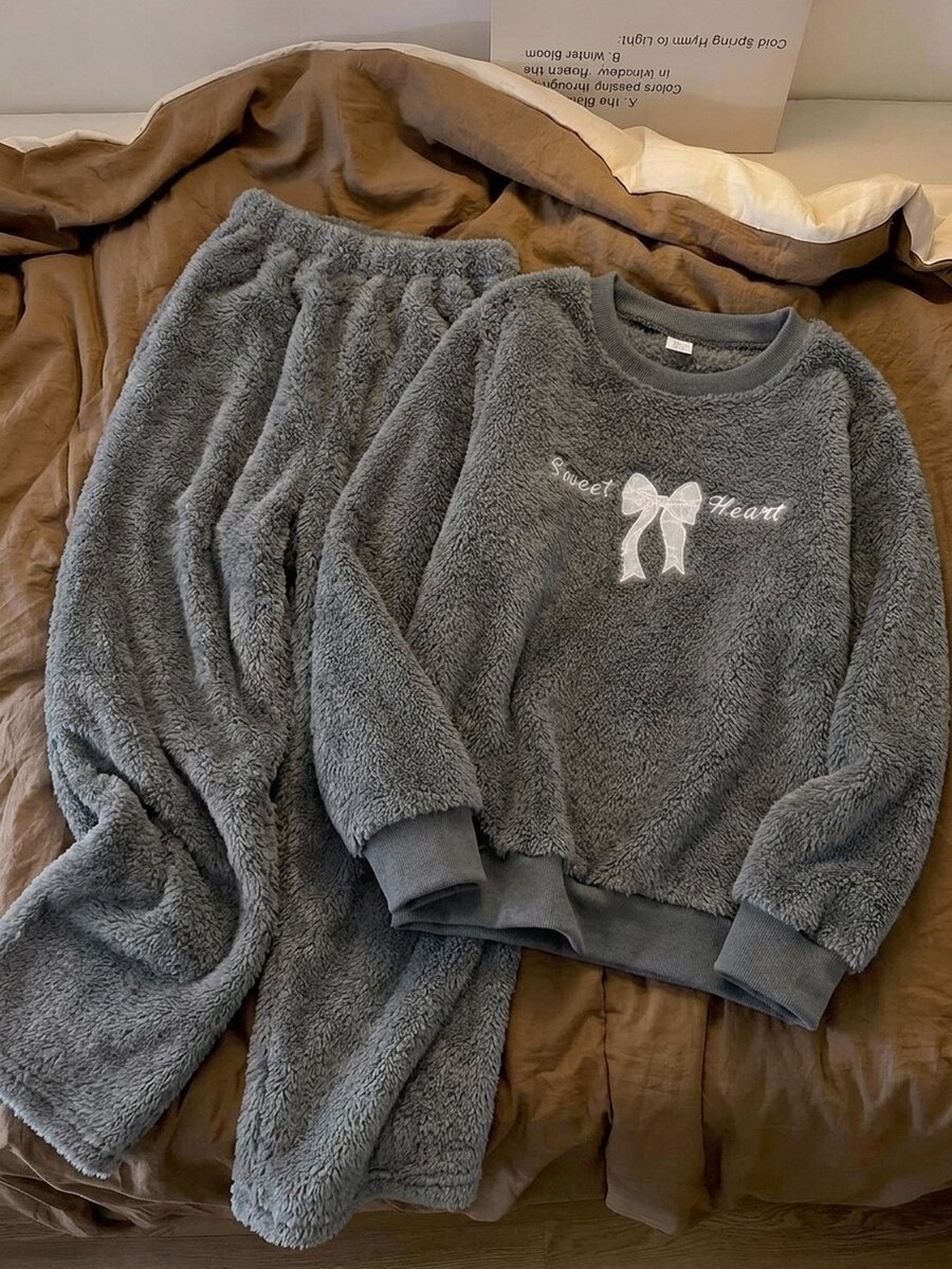 SHEIN 女童居家服大童女孩字母蝴蝶結刺繡長袖上衣搭配毛茸茸長褲休閒優雅家居服套裝 - 灰色 - 查看 1