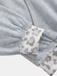 SHEIN 青少年女孩連帽衛衣與運動衫套裝，秋冬灰色拼接豹紋休閒極簡寬鬆加厚連帽衛衣 + 寬腿運動長褲 2 件套，適合秋冬日常、街頭、旅行、休閒、嘻哈與 Y2K 風格 - 灰色 - 查看 5