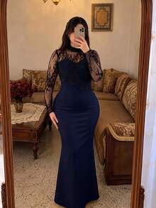 Modelyn 大尺碼收腰洋裝，直筒羊毛面料，前片與袖口飾對比蕾絲，休閒優雅風，適合春夏日常穿著與聚會 - 藏蓝色 - 查看 3