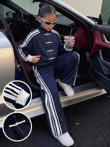 SHEIN 兒童青少年女孩休閒時尚新款秋冬海軍藍與白色條紋拼接青蛙鈕扣長袖拉鍊外套與長褲2件套，返校季，秋冬服飾，開襟外套套裝 - 藍白色 - 查看 1