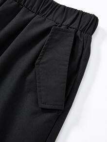 SHEIN 小男孩百搭休閒純色工裝褲，飾有裝飾細節，百搭單品，適合通勤、上學、日常休閒、旅行、戶外、聚會，秋冬穿著。黑色工裝褲、黑色寬鬆褲、寬腿褲、黑色寬鬆褲、秋冬黑色褲 - 黑色 - 查看 5
