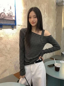 Dazy Kids Áo thun streetwear tay dài lệch vai phối màu colorblock kẻ sọc cho bé gái tuổi teen - Xám - Xem 3