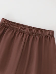 SHEIN Vintaside Kids 女童夏季時尚百搭兩件套，露背挖空鈕扣設計細肩帶上衣，梭織面料，修身上衣搭配寬鬆舒適直筒長褲，適合戶外穿著 - 藍色 - 查看 6