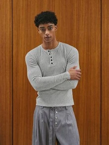 TOKVUE 男士純色極簡休閒長袖老錢風亨利領打底白色T恤，適合秋冬 - 灰色 - 查看 4