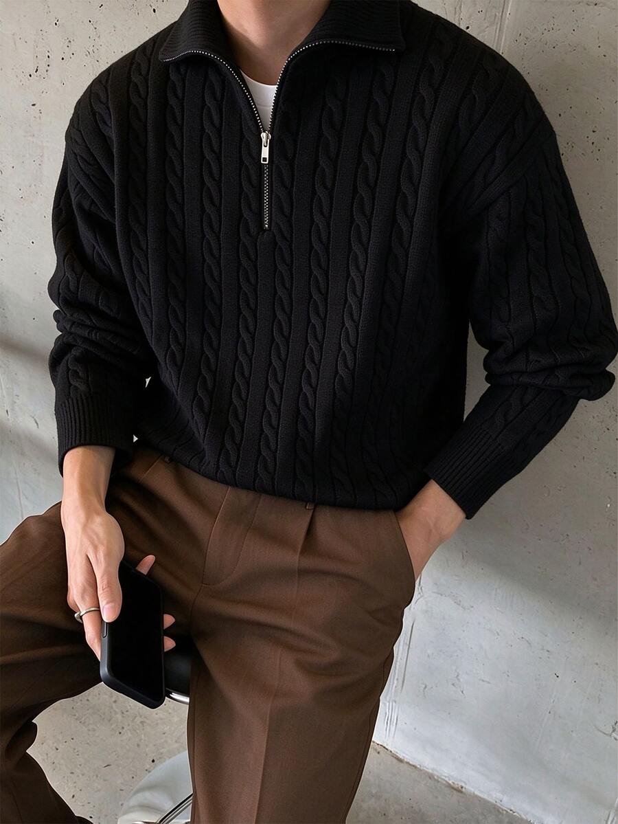 Manfinity CasualKnits 大尺碼男士純色素面長袖半拉鍊領寬鬆休閒都市風麻花編織針織衫,秋冬款 - 黑色 - 查看 1