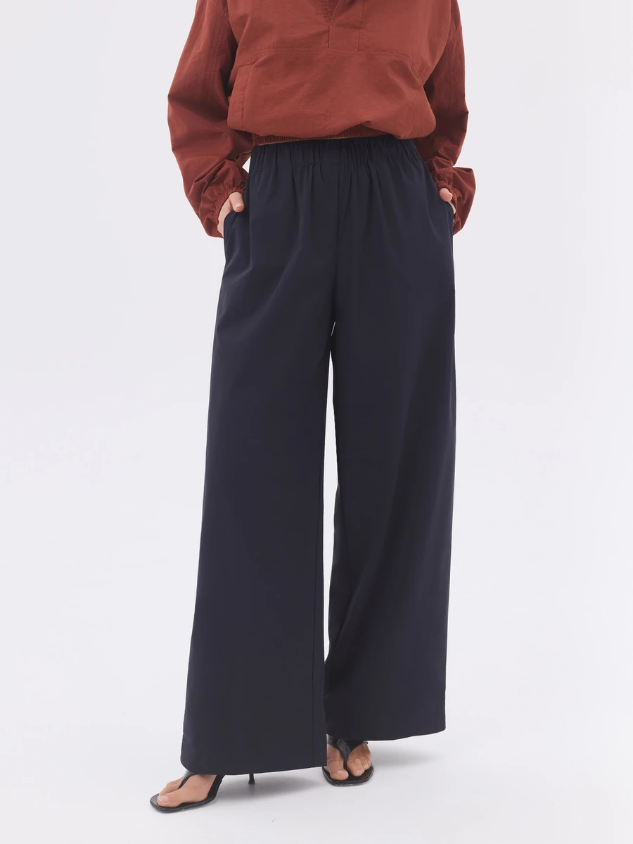 KÆRIA Hus Relaxed Wide-Leg Trousers - Matte Stretch Tech Nylon - Navy - Elastic Waist, Minimalist, Workwear - Blue - View 1