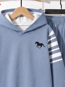 SHEIN Tween Boy Casual Minimalist Long Sleeve Hooded Comfortable Sweatshirt 2 Pieces Set Suitable For Autumn/Winter, Classic Striped Pattern Print, Handsome Exquisite Pony Logo Print - Multicolor - View 5