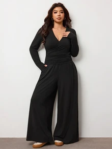 Enliva Plus-Size Women's Fitted Waist Stretch Knit Black Top Set, For Commuting Pear Body,Triangle Body - Black - View 4