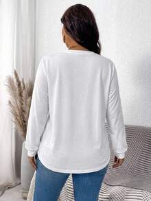 Rosumi Casual Minimalist Brown Hand-Drawn Heart Positioned Print Pattern Autumn/Winter Crew Neck White Comfortable Sweatshirt With Curved Hem And Side Slit Design - White - View 2