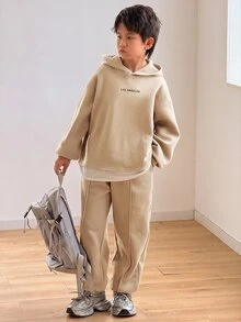 SHEIN 大童男孩卡其色韓系寬鬆字母印花連帽衛衣＋鬆緊腰長褲套裝，秋季街頭風，適合開學返校、戶外玩耍、派對 - 卡其色 - 查看 2