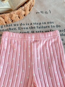 SHEIN 2件組幼兒女嬰針織套裝 粉色羅紋波點 針織長袖小高領/高領上衣搭配喇叭褲 手帕下擺 秋冬派對穿搭 - 粉色 - 查看 6