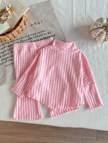 SHEIN 2件組幼兒女嬰針織套裝 粉色羅紋波點 針織長袖小高領/高領上衣搭配喇叭褲 手帕下擺 秋冬派對穿搭 - 粉色 - 查看 2