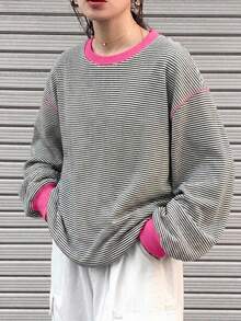 FRIFUL 女款條紋圓領落肩長袖休閒寬鬆版型T恤 - 黑與白 - 查看 5