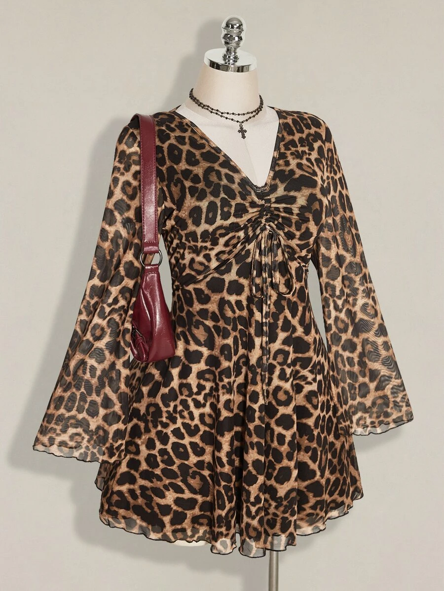 SHEIN ICON Damklänning i plus size med leopardmönster, twistad V-ringning, modeklänning för dejt - Brun - Visa 1