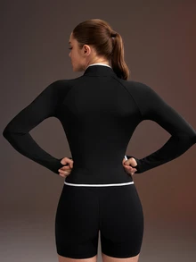 Powerista بلوزة رياضية نسائية سوداء مع حواف متباينة، بلوزة رياضية كاجوال للتمارين اليومية، ملابس رياضية نشطة وعصرية للجيم - الأسود - مشاهدة 2