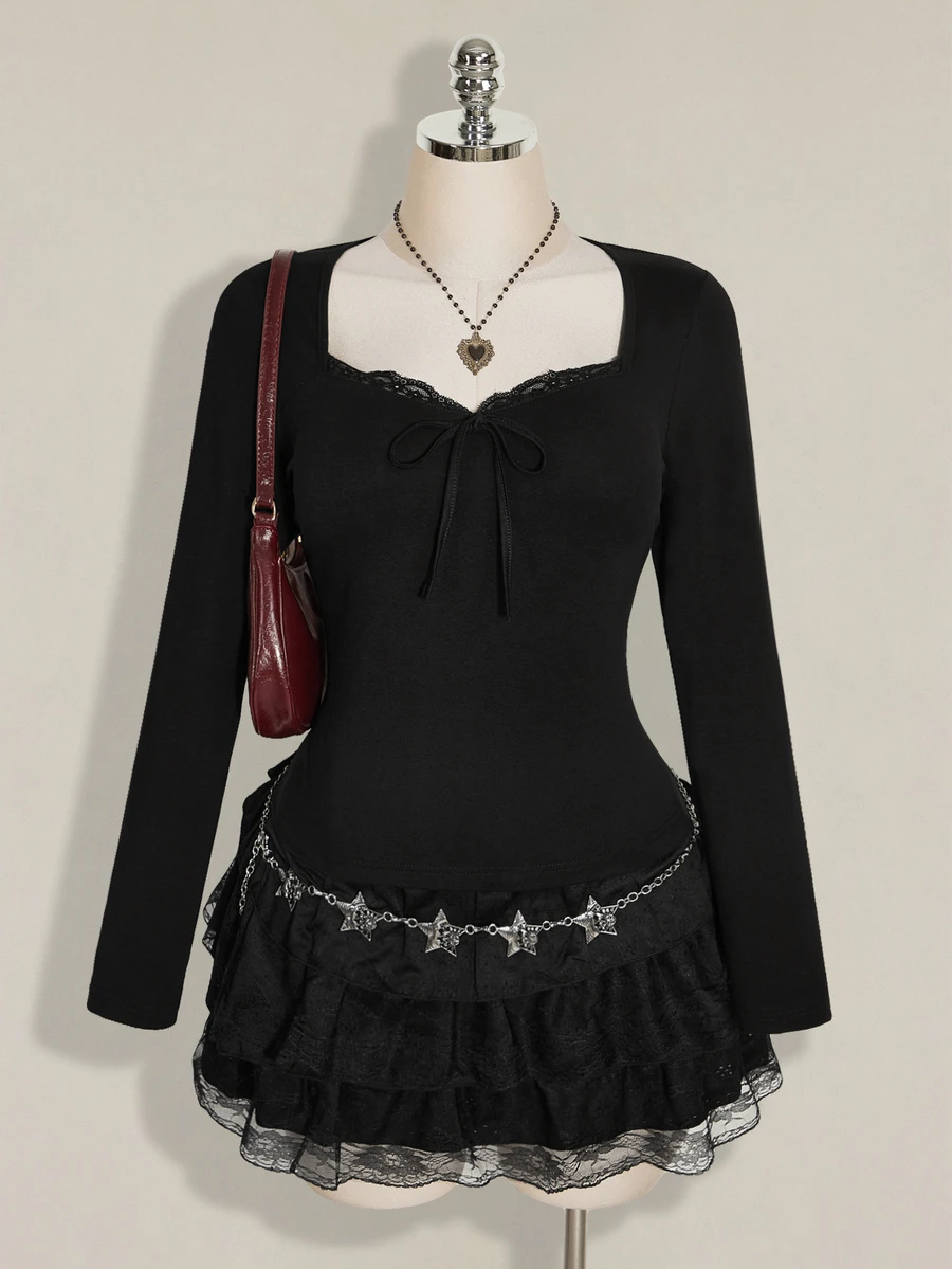 SHEIN ICON تي شيرت أسود للنساء بمقاسات كبيرة مع حافة دانتيل وتصميم رقعات وياقة مربعة - الأسود - مشاهدة 1