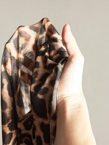 SHEIN ICON Damklänning i plus size med leopardmönster, twistad V-ringning, modeklänning för dejt - Brun - Visa 11