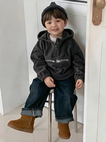 DAZY 幼兒男童連帽仿抓絨英文刺繡運動衫 - 深灰色 - 查看 4
