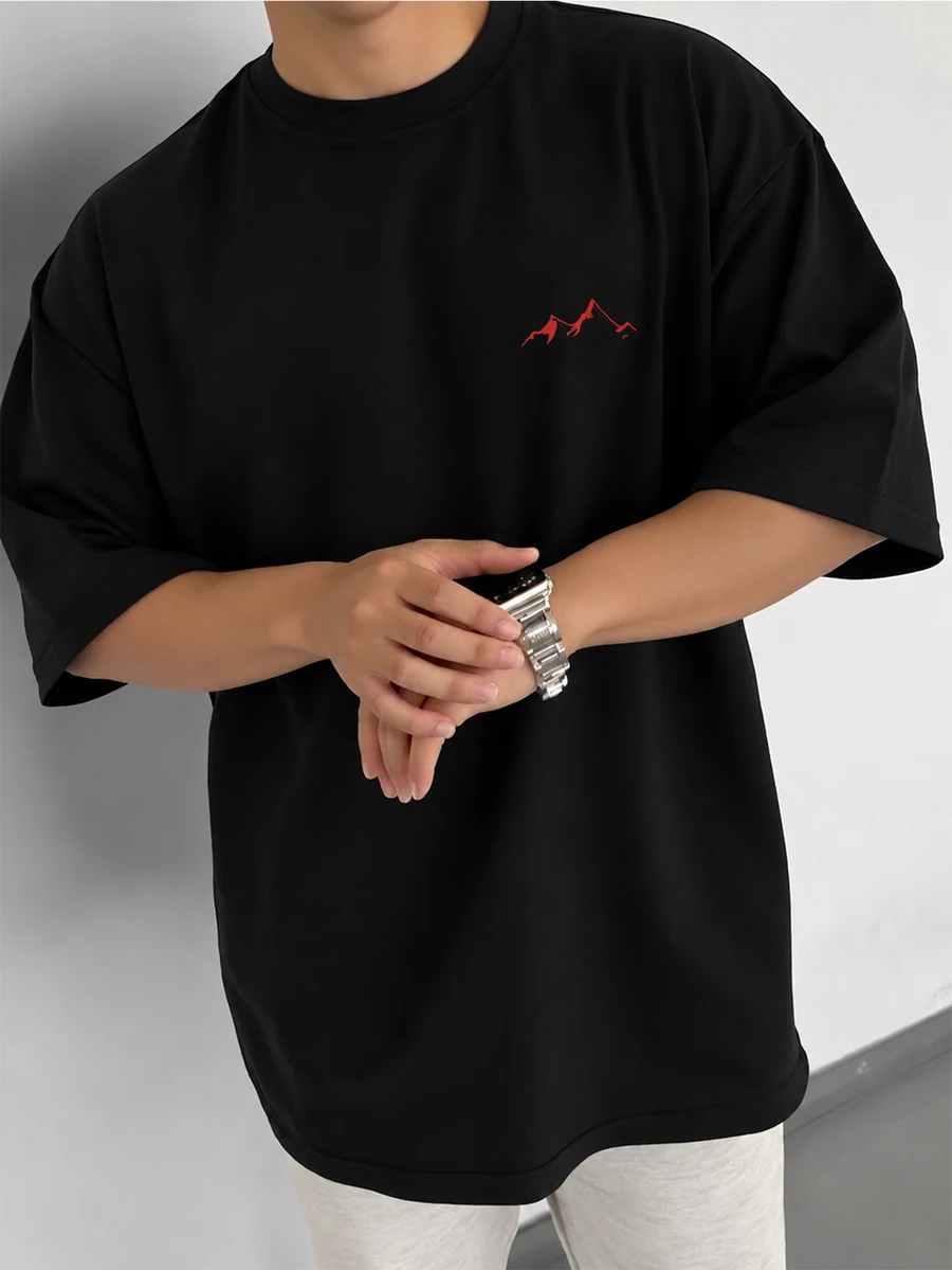 Manfinity EZcore 男士棕色夏季街頭風城市度假大尺碼T恤,極簡短袖,短版寬鬆版型,現代簡約設計,休閒日常穿著 - 黑色 - 查看 1