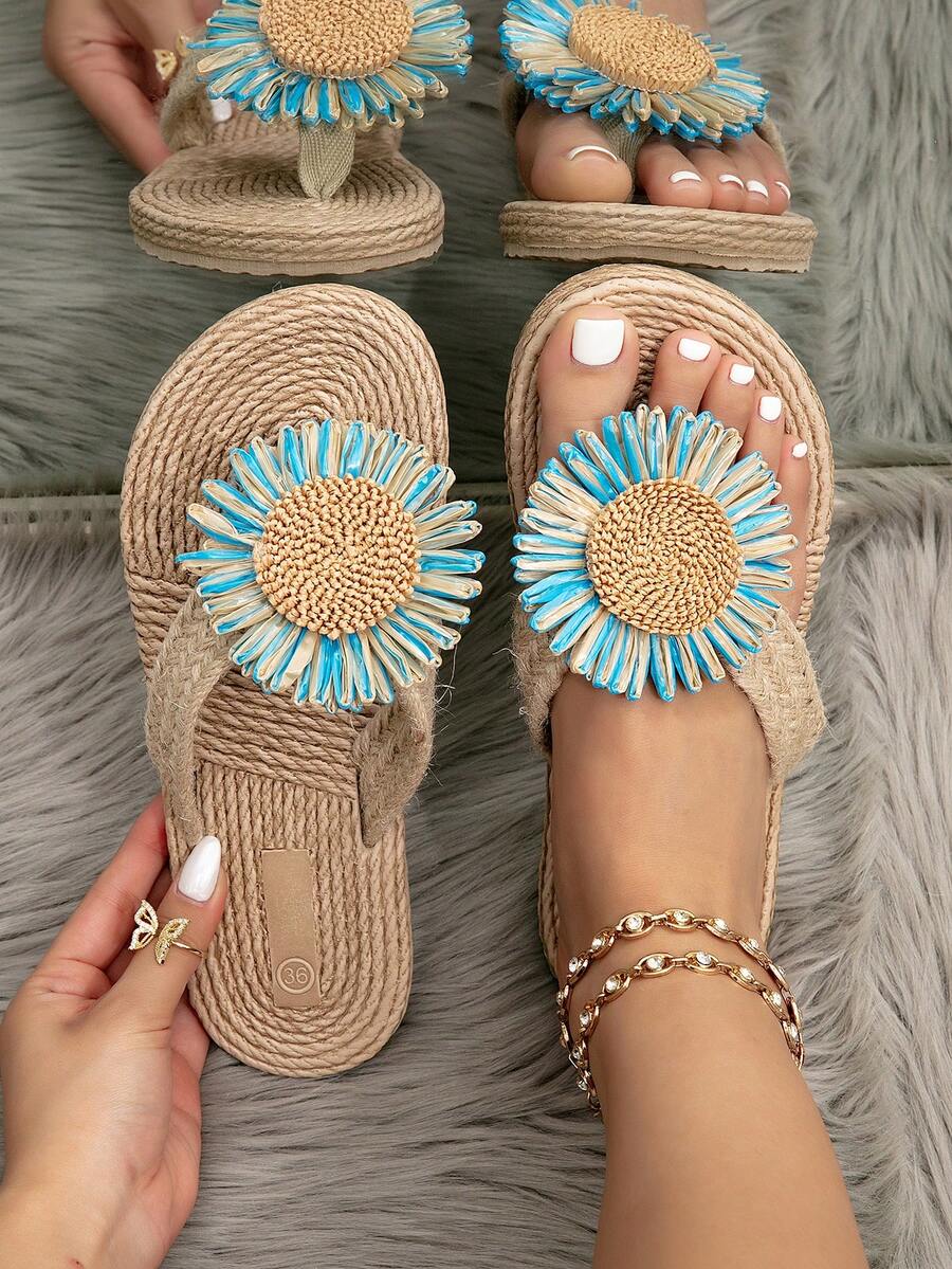 女士时尚蓝色花朵编织凉鞋，休闲平底草编夏季沙滩拖鞋 - 淺藍色 - 查看 1