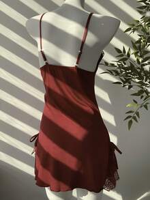 女士蝴蝶结装饰性感吊带睡裙，露背蕾丝娃娃裙，可调节肩带，深V性感内衣，花卉蕾丝撞色柔软针织睡袍，女士纯色修身开衩睡裙，适合卧室、蜜月、周年纪念、新娘礼物、睡衣派对