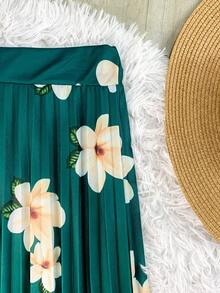 Long Pleated Evangelical Flower Skirt - Dark Green - View 4
