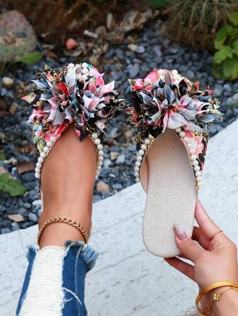 女士花卉印花仿珍珠装饰平底家居拖鞋，轻便舒适，适合室内外穿着，颜色包括浅蓝色、玫瑰红、黑色、金色，时尚休闲优雅凉鞋