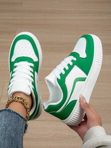 女士白绿系带休闲运动鞋，女士校园风派对公园街头时尚百搭休闲柔软增高轻便舒适透气除臭防滑耐磨滑板鞋，女士户外公园散步慢跑运动鞋，适合所有季节