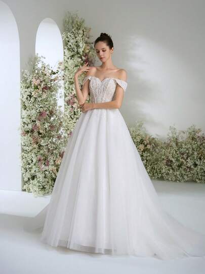 优雅奢华的露肩花卉蕾丝长裙，大码A字蓬蓬裙婚纱，适合花园婚礼、派对、度假、正式晚宴、新娘礼服、情人节等场合。