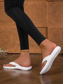 Unisex Summer Flip Flops, Non-Slip Fashionable Outdoor Beach Slippers With Soft Sole - White - View 3